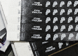 Mad Mouse Promo. Контрольные браслеты Tyvek® Black. Нанесение белой краской.